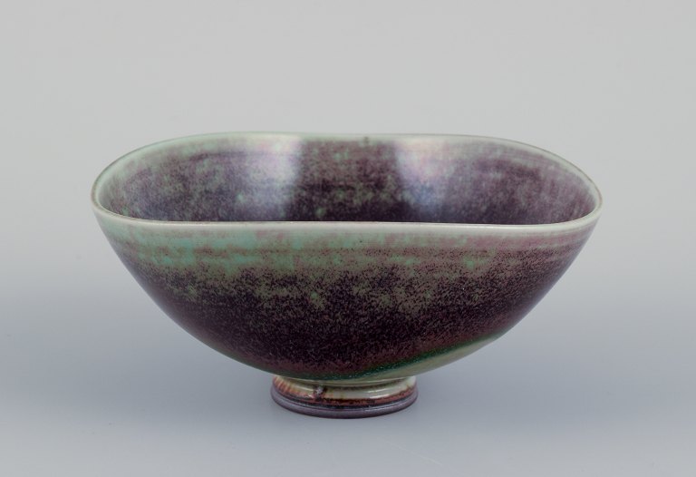 Berndt Friberg for Gustavsberg, Sweden.Unique "Studiohand" ceramic bowl in Aniara glaze.