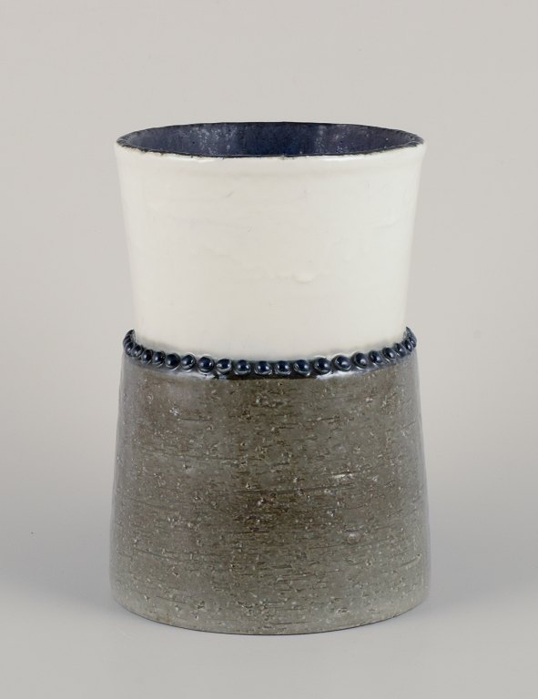 Sylvia Leuchovius (1915–2003) for Rörstrand Ateljé, Sweden. Ceramic vase with white and aubergine-colored glaze.