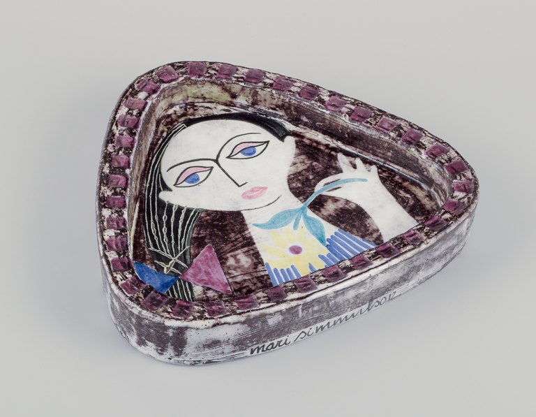 Mari Simmulson for Upsala-Ekeby, Sweden.Platter in glazed stoneware featuring a female figure.