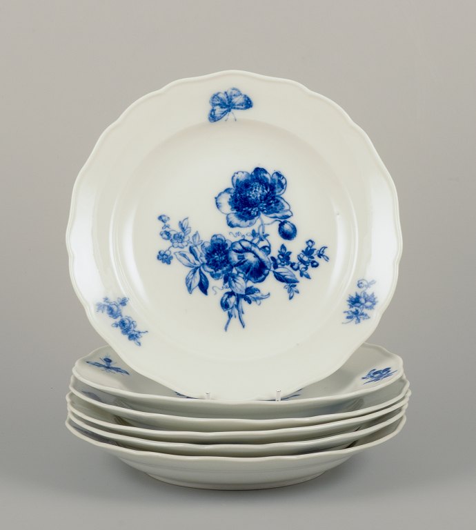 Meissen, Germany.Six dinner plates in porcelain.
