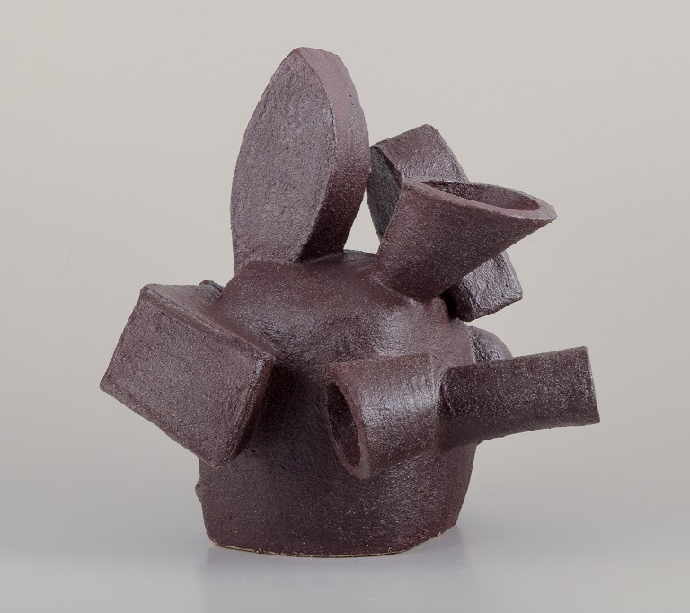 Christina Muff, Dansk samtidskunstner, født 1971.
Stor kubistisk skulptur.