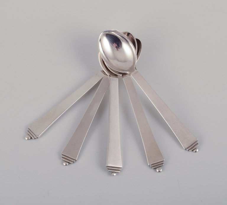 Georg Jensen Pyramid.
Five demitasse spoons in sterling silver.