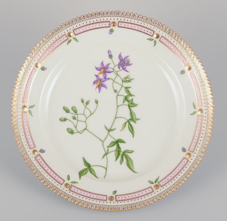 Royal Copenhagen Flora Danica frokosttallerken.