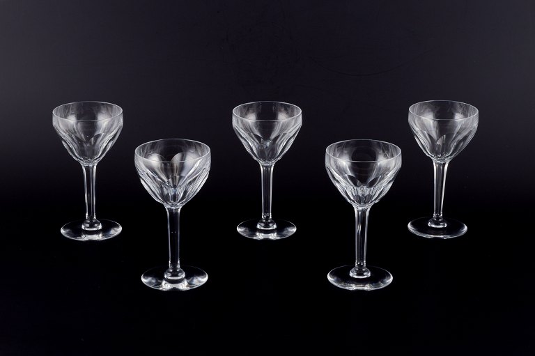 Val St. Lambert, Belgium. A set of five large Art Deco red wine glasses in crystal.