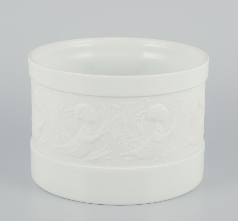 Bjørn Wiinblad for Rosenthal. Studio Line. Flower pot jar in white porcelain.