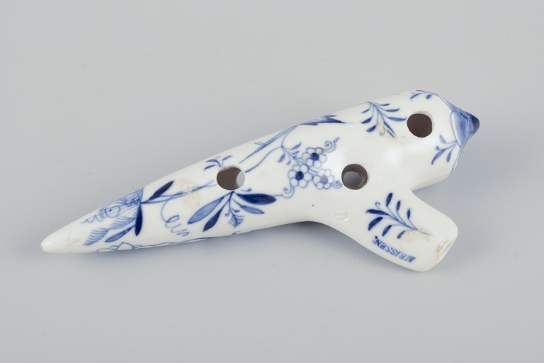 Stadt Meissen, Germany.Onion patterned ocarina porcelain flute.