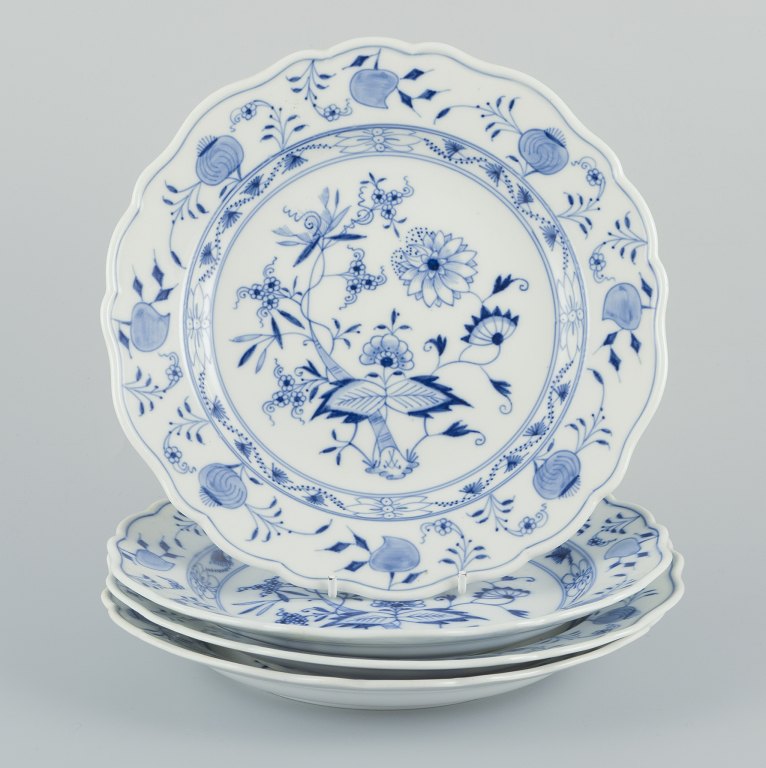 Meissen, Germany. Four small Blue Onion patterned lunch plates in porcelain.