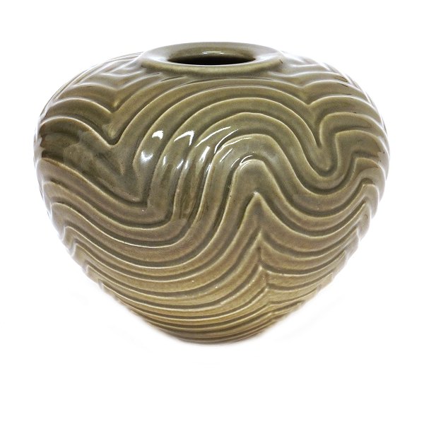 Per Weiss, Denmark, 1953-2023, stoneware vase. H: 18cm. D: 21cm