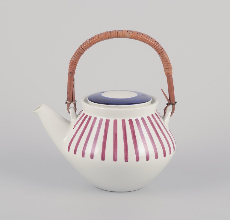 Karin Björquist for Gustavsberg, Sverige.
Retro "Tea Röd" tekande i porcelæn.