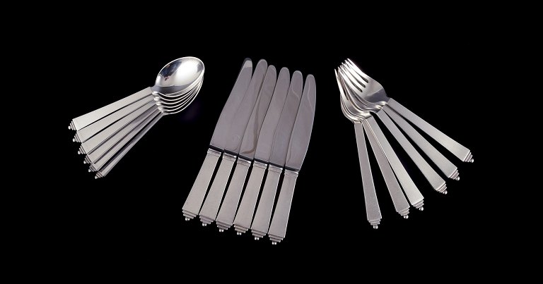 Georg Jensen Pyramid.Complete six-person lunch service in sterling silver.