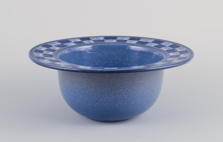 Allan Hytholm, Danish studio ceramist.Large unique ceramic bowl.