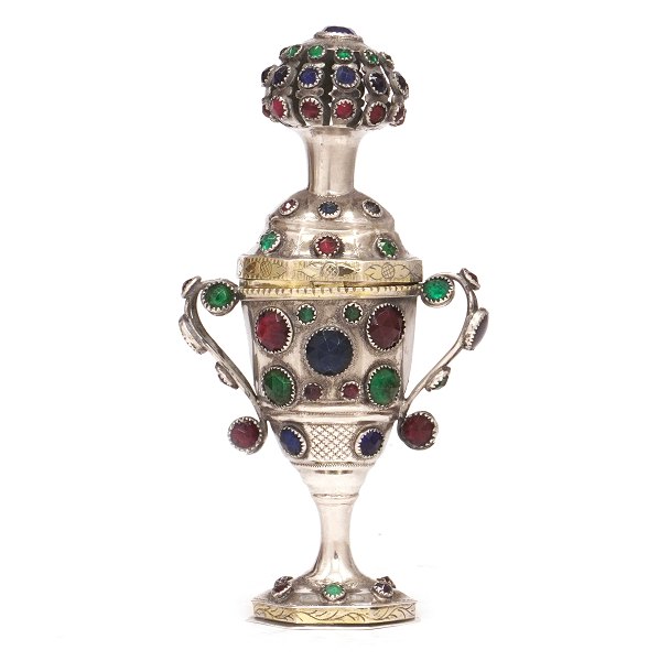 Silvervinaigrette by Jens Jensen, Sonderburg, circa 1855. H: 13,7cm