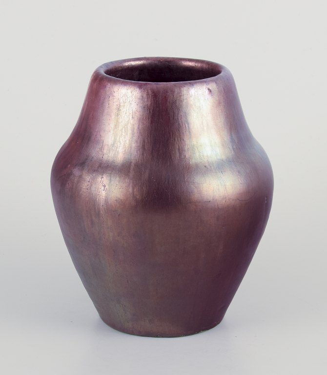 Søren Kongstrand, dansk keramiker.Unikavase i blank lustreglasur.