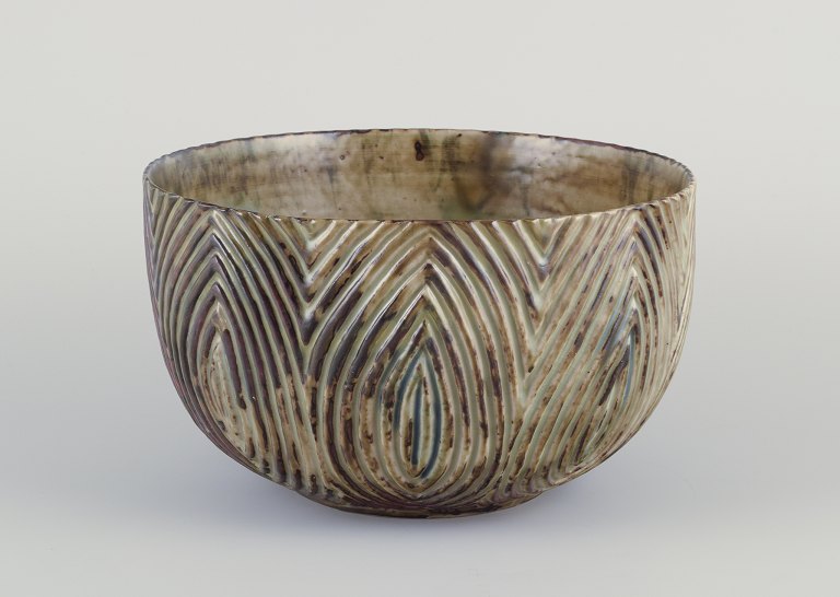 Axel Salto for Royal Copenhagen.Stor og imponerende keramikskål.