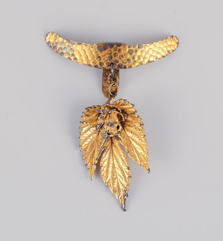 Flora Danica Jewellery, broche i forgyldt sterlingsølv.