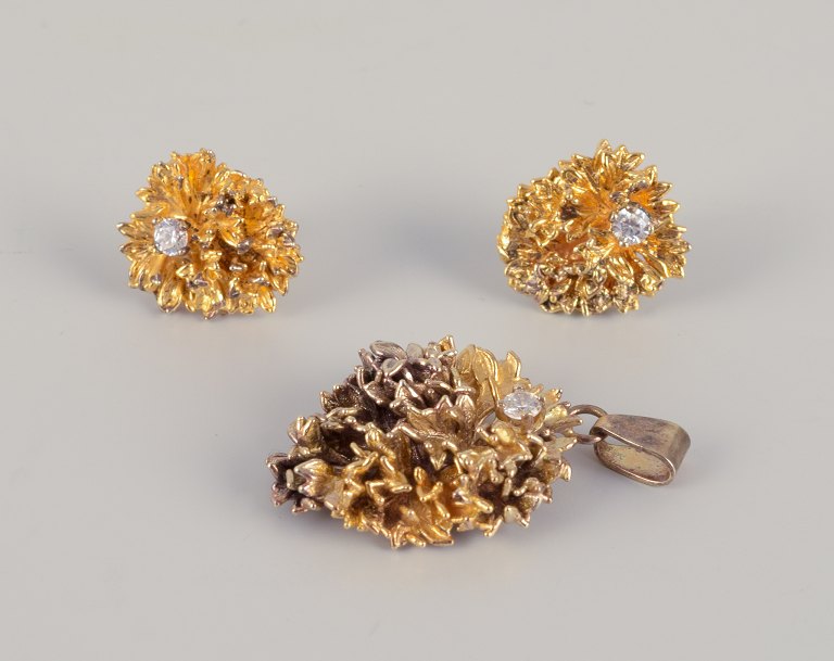 Flora Danica Jewellery, produceret hos Eggert. ”Persille” vedhæng samt et par ørestikker.