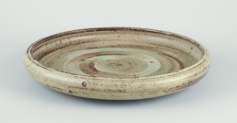 Carl Halier (1873–1948) for Royal Copenhagen, stort fad i stentøj.