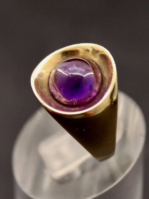 8 karat guld ring med ametyst