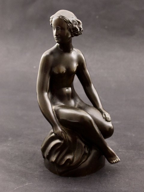 Just Andersen girl on stone