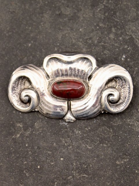 Art Nouveau brooch 830 silver with amber