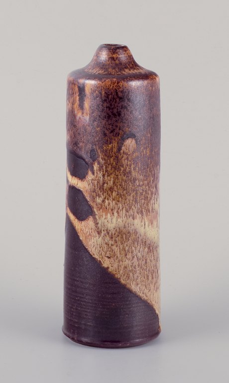 Elly Kuch (1929-2008) og Wilhelm Kuch (1925-2022). 
Unika keramikvase.