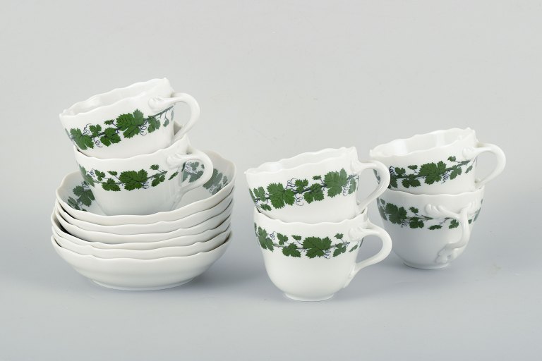 Meissen, 6 mokkakopper med underkopper, stel Vine-Leaf Pattern, “Voller grüner Weinkranz”