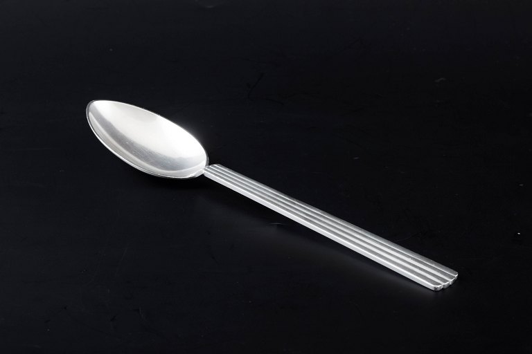 Georg Jensen, Bernadotte
Sterling sølv dessertske