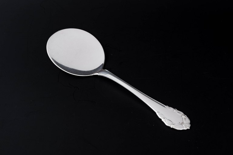 Georg Jensen, Denmark, c. 1915–1919Tart server in the "Lily of the Valley" pattern.