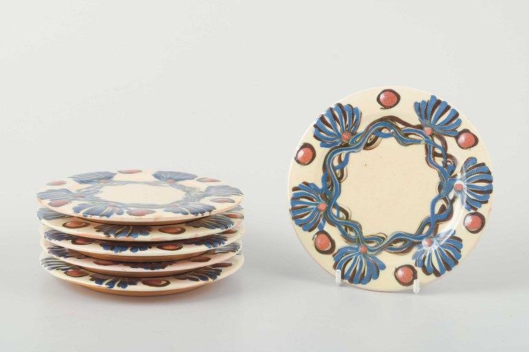 Kähler, DanmarkSeks små tallerkner i Marguerite-stellet.