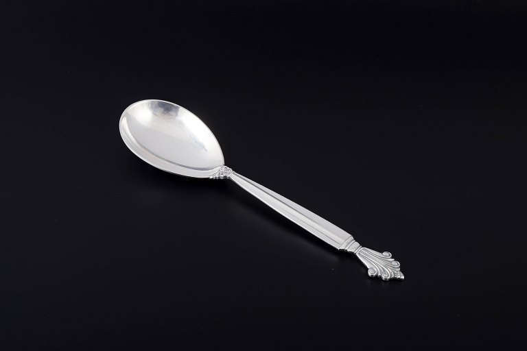Georg JensenJam spoon in the “Acanthus” pattern.Sterling silver.