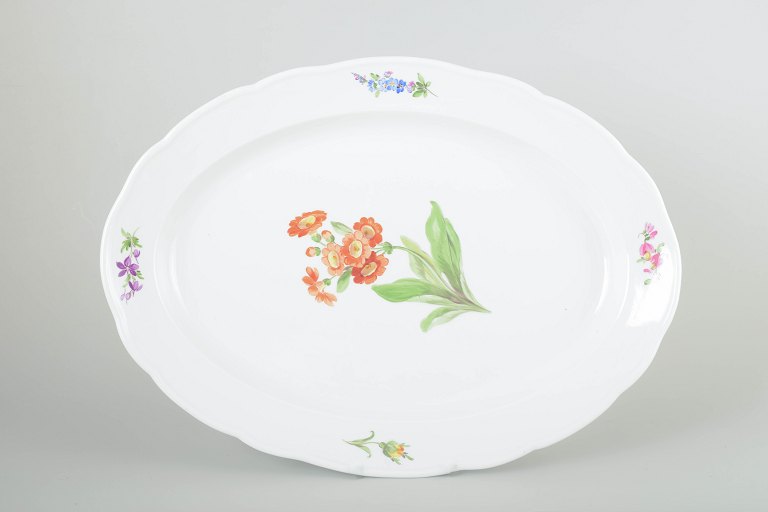 MeissenLarge oval serving dish, c. 1930s.
