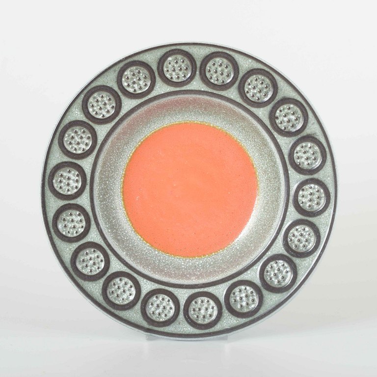 Mari Simmulson for Upsala-EkebyArt pottery bowl, model 8048, 1960s.