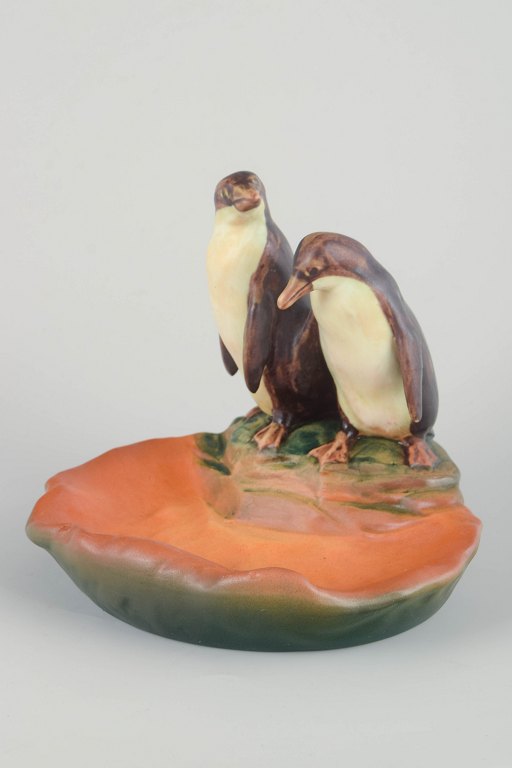 Ipsens Enke
Dekorativ skål, 1920/30’erne.