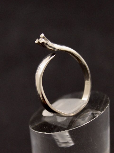 18 carat modern gold ring  with small diamond