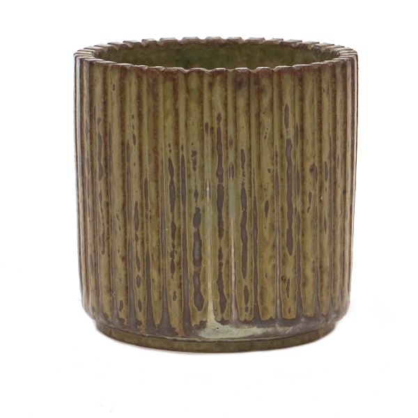 Arne Bang stoneware vase 129. Signed. H: 8,8cm