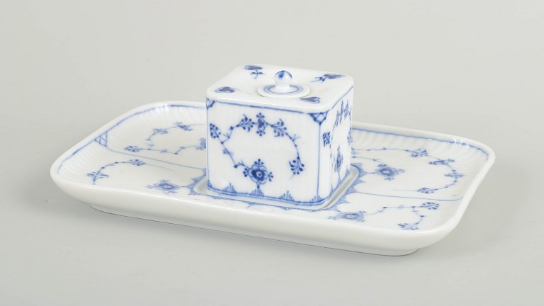 Royal Copenhagen Musselmalet Riflet blækhus.