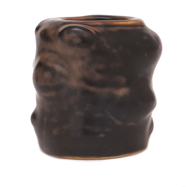 Stoneware vase by Axel Salto for Royal Copenhagen 21474. Signed Salto. H: 8,5cm