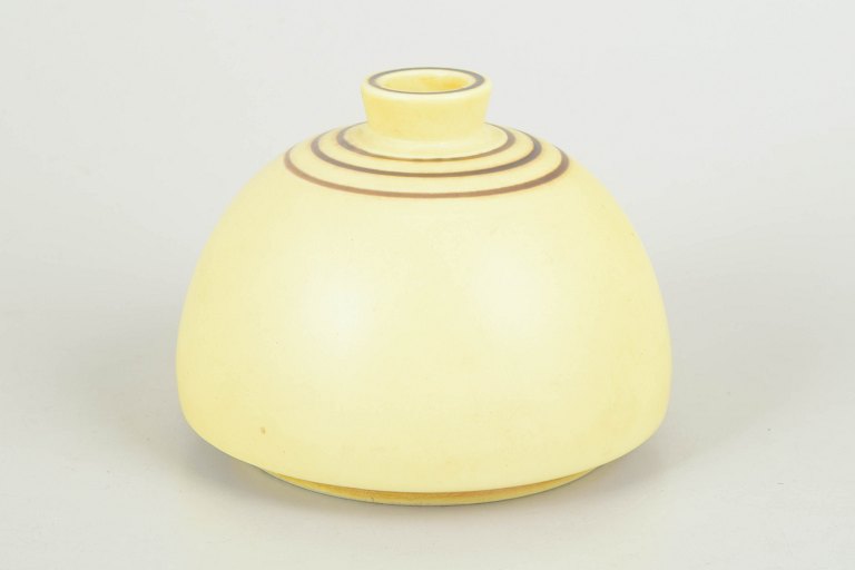 Berndt Friberg, hand thrown vase.