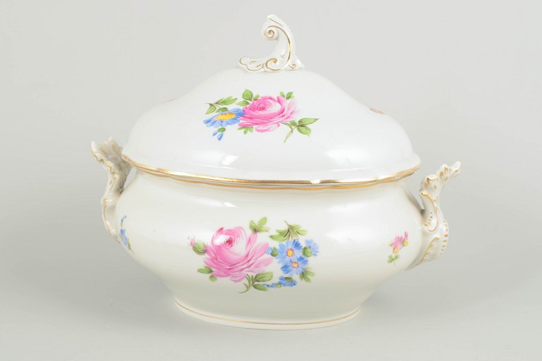 Meissen large lidded tureen, Saxon flower.