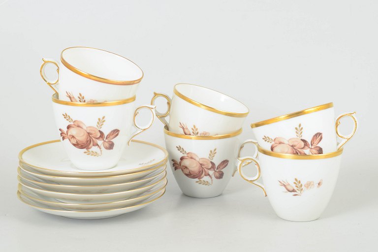 Royal Copenhagen brun rose, sæt af seks kaffekopper med underkopper.
