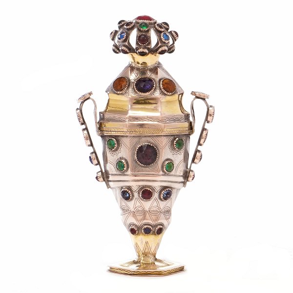 Riechdose aus Silber mit 63 Glassteinen. Hergstellt von  Reimar Diedrich Dethlefsen, Sonderborg, um 1830. H: 13cm