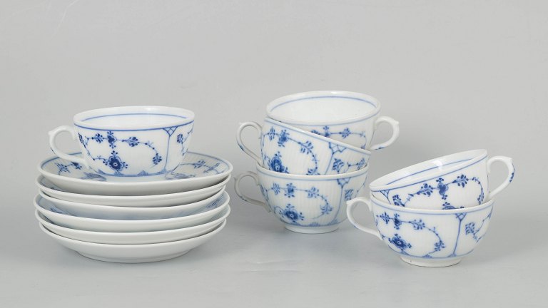 Royal Copenhagen Musselmalet Riflet, sæt af seks kaffekopper med underkopper.