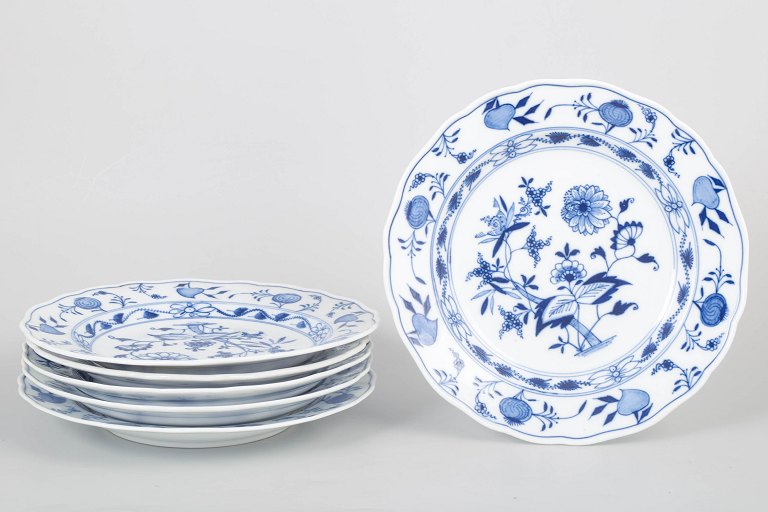 Meissen Blue Onion, set of six dinner plates.