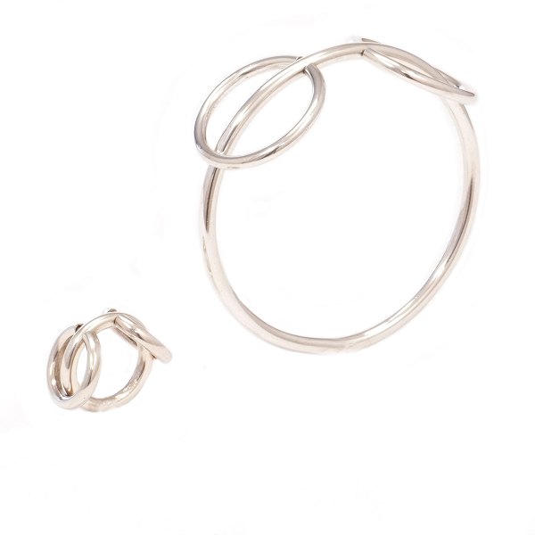Anni & Bent Knudsen, Denmark, set of sterlingsilver bangle and ring. Bangle D inside: 6,5cm. Ring size: 51